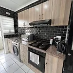 Relaxed Apartment In Muizenberg