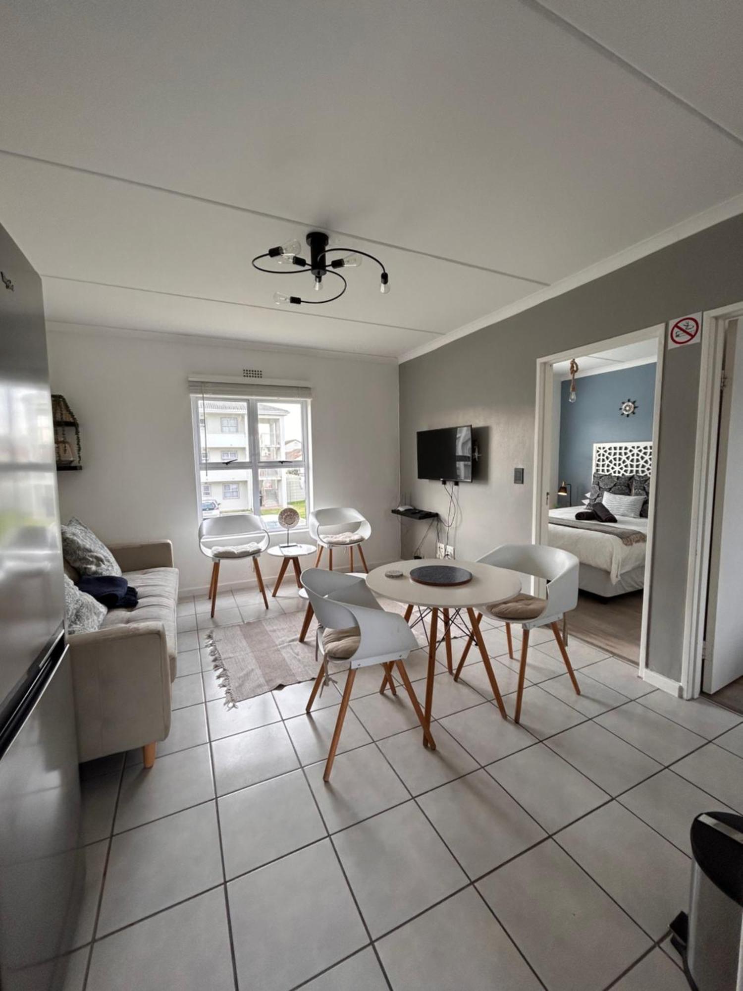Relaxed In Muizenberg Apartment