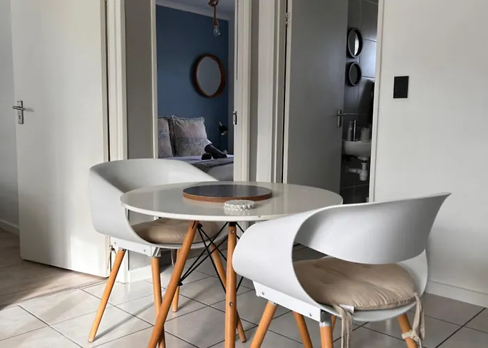 Relaxed Apartment In Muizenberg