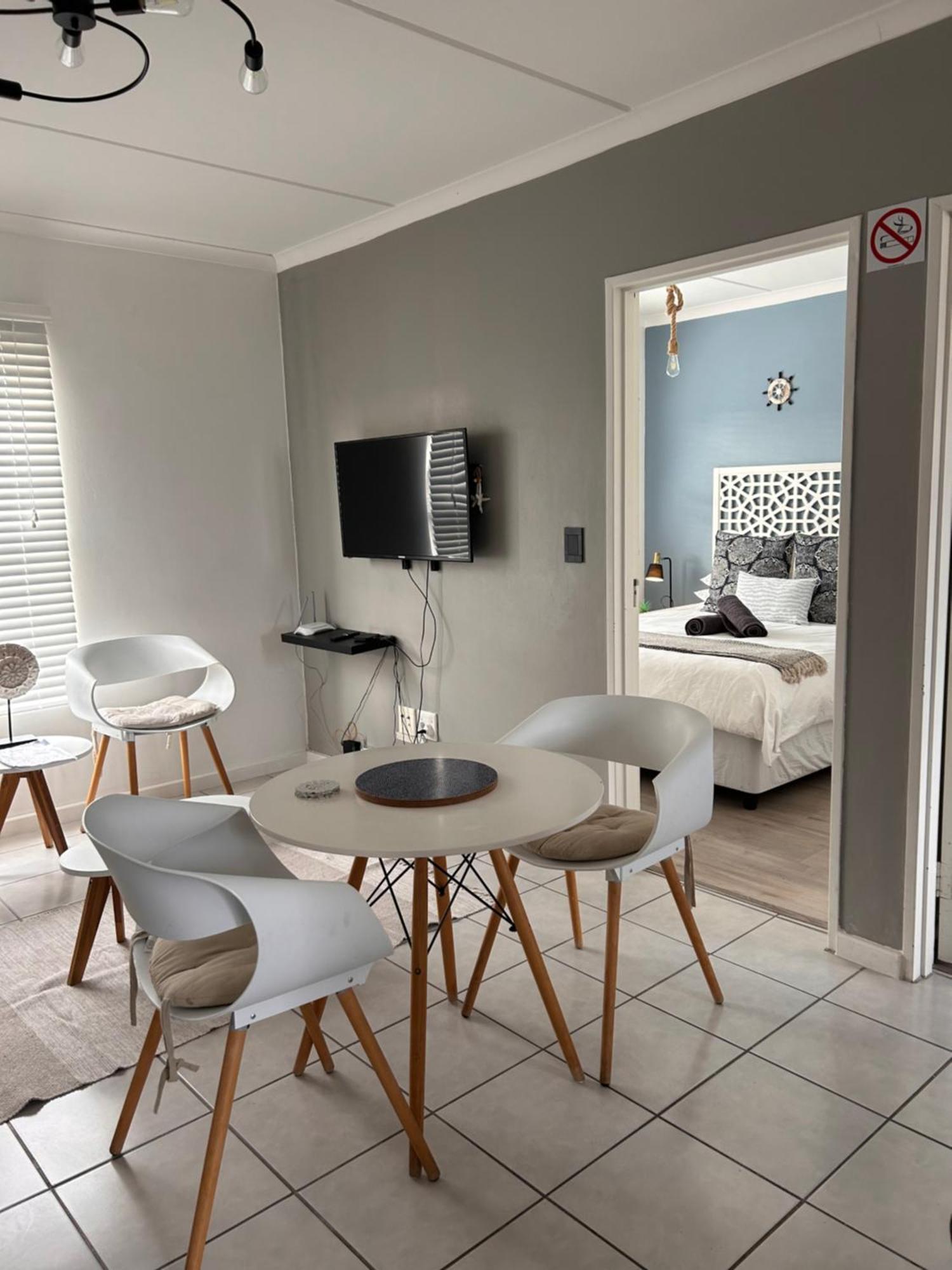 Relaxed In Muizenberg Apartment Cape Town